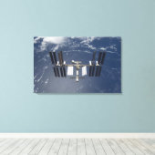 ザ国際的宇宙ステーション13 キャンバスプリント (インサイチュ (ウッドフロア))