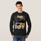 ザ誕生日ボーイモンスタートラックマッチ家族パー Tシャツ (正面フル)