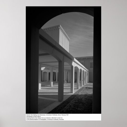 シアターアーツ建物from Breezeway, UCD ポスター (正面)