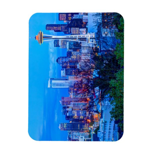 シアトルすごいスカイラインの近くで月が昇る マグネット (縦)