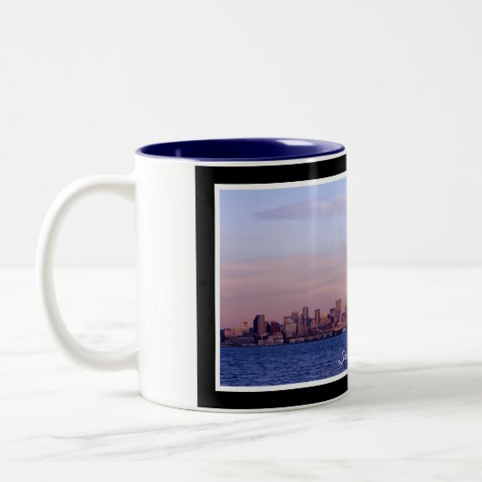 シアトルのパノラマ式の写真のマグ上のMoonrise ツートーンマグカップ (左)