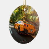 シアトルの通りを通って裂けるオレンジ日産GTR セラミックオーナメント (右)