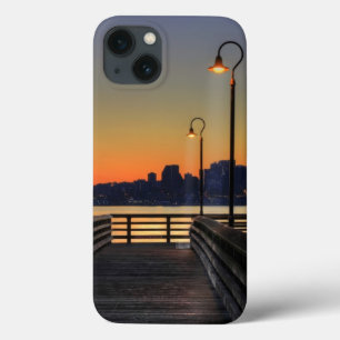 シアトルワシントン州の都心のスカイライン iPhone 13ケース