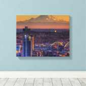 シアトル・ダウンタウンのシティスケープ・ビュー、サッカー キャンバスプリント (インサイチュ (ウッドフロア))