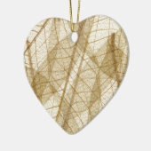 シアーなクリームベージュのレースの葉 セラミックオーナメント (左)