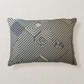 シェイプの精度：ジオメトリ抽象化 アクセントクッション (正面)