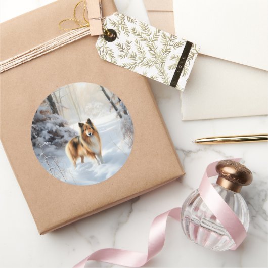 シェットランド・シェプドッグが雪のクリスマスを過ごした ラウンドシール (ギフト)