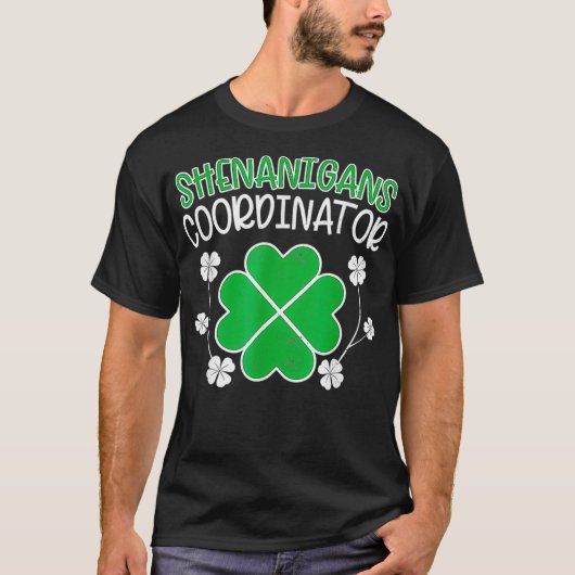 シェナニおもしろいガンズコーディネーターSt patricks day・テアック Tシャツ (正面)