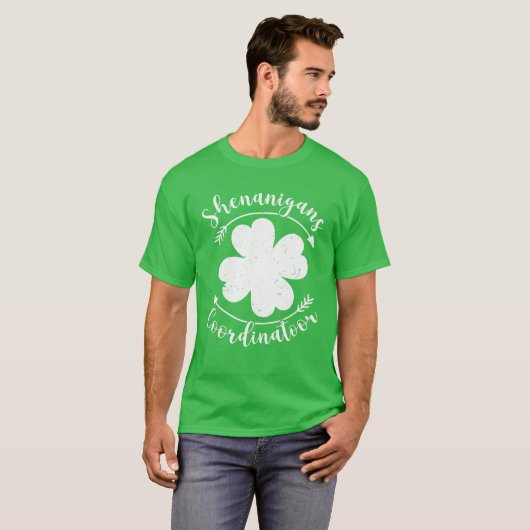 シェナニおもしろいガンズコーディネーターSt Patrick's Day Tea Tシャツ (正面フル)