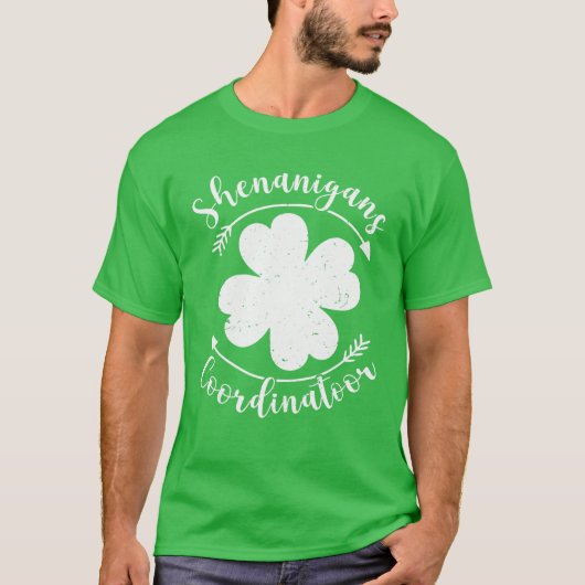 シェナニおもしろいガンズコーディネーターSt Patrick's Day Tea Tシャツ (正面)