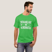 シェナニガンスおもしろいコーディネーターSt patricks dayギフト Tシャツ (正面フル)