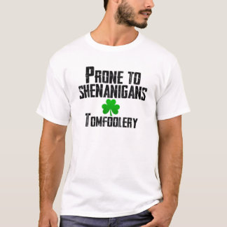 シェナニガン人のふざけおもしろいやすい聖パトリック Tシャツ