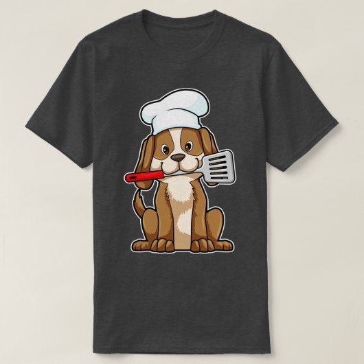 シェフのハットヘラと調理師としての犬 Tシャツ (デザイン正面)