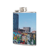 シェフィールドの高層 フラスク (左)