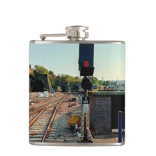 シェフィールド倉庫 フラスク (正面)