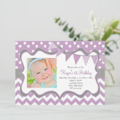 シェブロンとドットのペンダント 誕生日招待状 招待状 (スタンド正面)
