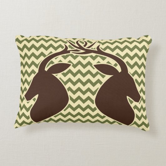 シェブロンのシカの木びき台のカムフラージュは個人化なります アクセントクッション (裏面)
