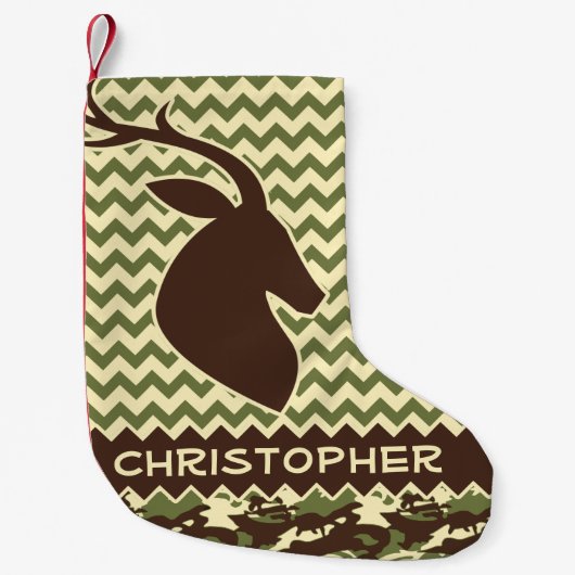 シェブロンのシカの木びき台のカムフラージュは個人化なります スモールクリスマスストッキング (正面)