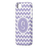 シェブロンのモノグラムのレトロの紫色および白い Case-Mate iPhoneケース (裏面左)