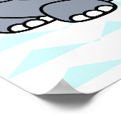 シェブロンの背景に素敵な象の子供部屋ベビー ポスター (角)