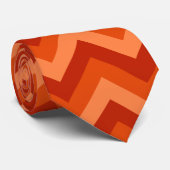 シェブロンの赤いおよびオレンジ縞 ネクタイ (ロール)