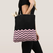 シェブロンの黒く、ピンク黄色いトート トートバッグ (クローズアップ)