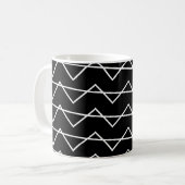 シェブロンストライプジグザグパターン白黒 コーヒーマグカップ (正面左)