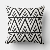 シェブロンストライプブラックアンドホワイトシェブロンストライプ クッション (正面)