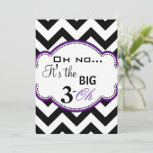 シェブロンプリントダーティ30招待状紫 招待状 (スタンド正面)