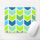 シェブロンモダンな緑および青の幾何学的なパターン マウスパッド (マウス)