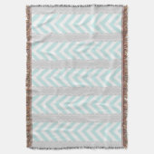 シェブロン真新しく青、灰色、白いストライプなパターン スローブランケット (正面縦)