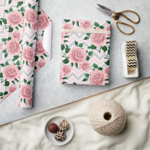 シェブロン ピンクのバラ ラッピングペーパー