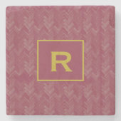 シェブロン ヘリンボーン パターン 豪華な赤イニシャル ストーンコースター (正面)