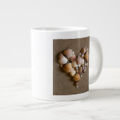 シェルで作られたバレンタインハート ジャンボコーヒーマグカップ (正面右)