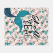 シェルイェアティール（緑がかった色）&金ゴールドグラムマーメイドテール&はかりで測 フリースブランケット (正面(横))