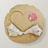 シェル&ビーチカスタムウェディングピロー上の2ハート ラウンドクッション (正面)