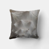 シェル:無地のほぼ白色クリームタングレー枕 クッション (裏面)