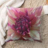 シェードオブピンクダリアクローズアップ装飾用クッション クッション (ブランケット)