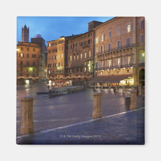 シエナの夕暮れ時にPiazza Del Campo。 マグネット (正面)