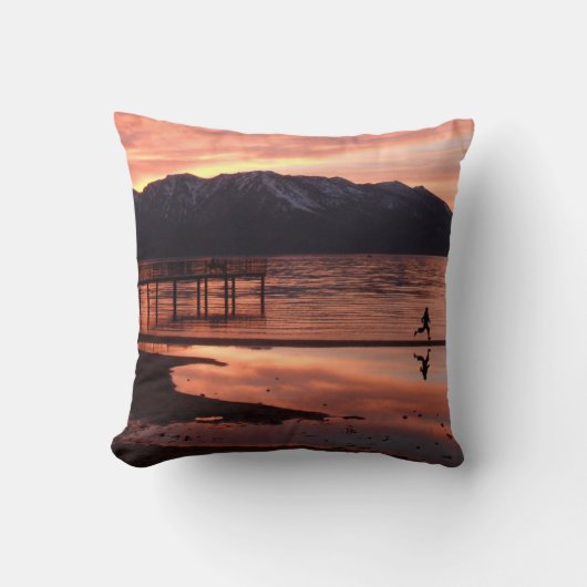 シエラネバダマウンテンレンジアットサウスレイクタホ クッション (正面)