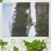 シエラネバダ山脈とヨセミテの雪 キッチンタオル (折り畳み)