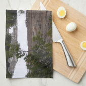 シエラネバダ山脈とヨセミテの雪 キッチンタオル (四つ折り)