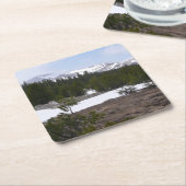 シエラネバダ山脈とヨセミテの雪 スクエアペーパーコースター (アングル)