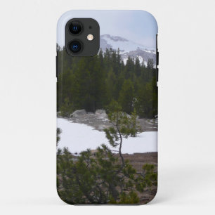 シエラネバダ山脈とヨセミテの雪 iPhone 11 ケース
