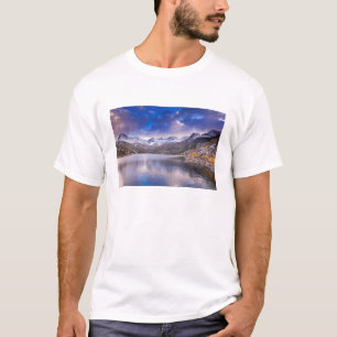 シエラネバダ山脈、秋、カリフォルニア州 Tシャツ
