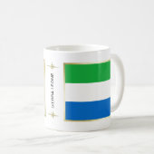 シエラレオネの旗と地図のマグ コーヒーマグカップ (正面右)