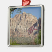シオン国立公園Iのアメリカ国旗 メタルオーナメント (左)