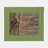 シカが木の中に フリースブランケット (正面(横))