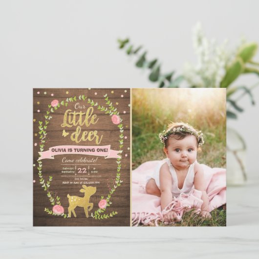 シカの誕生日の招待の女の子のピンクの金ゴールドの森林パーティー 招待状 (スタンド正面)