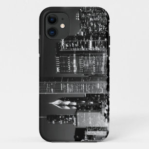 シカゴの有名な都市景観の夜眺め iPhone 11 ケース